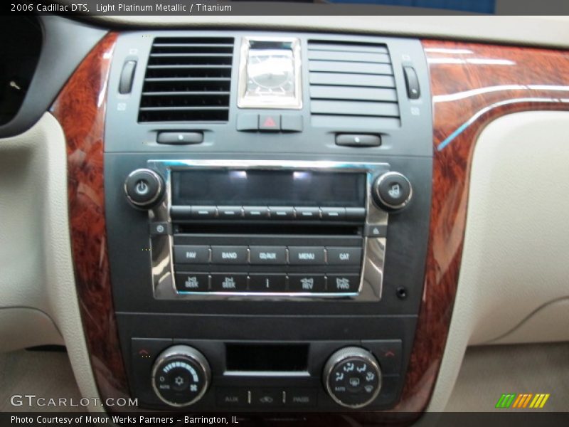 Light Platinum Metallic / Titanium 2006 Cadillac DTS