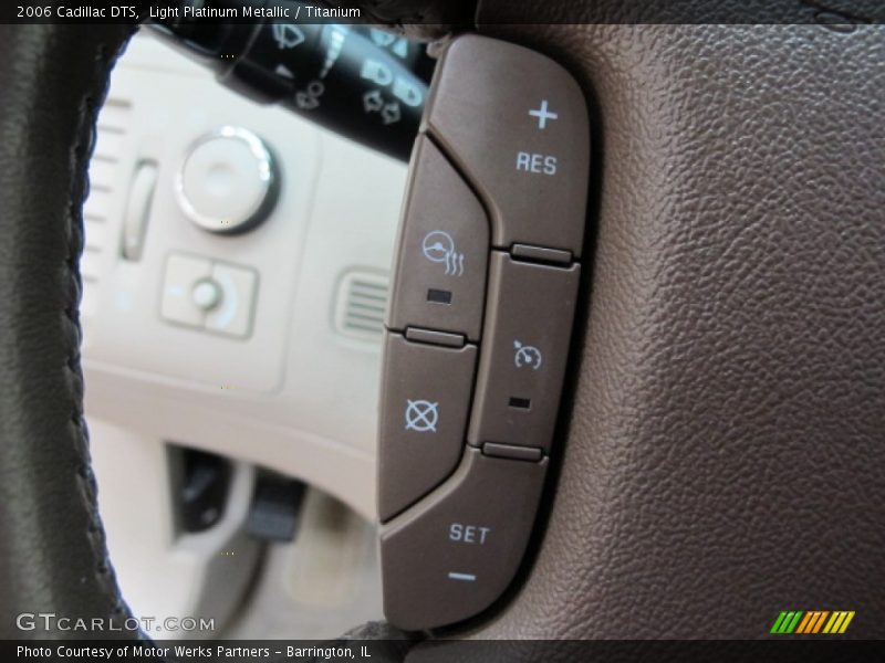 Light Platinum Metallic / Titanium 2006 Cadillac DTS