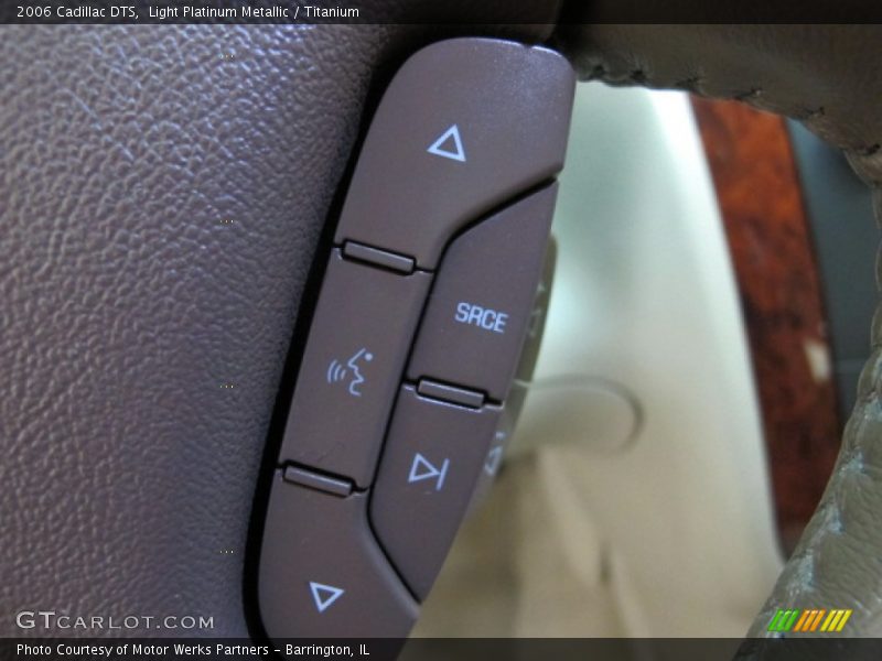 Light Platinum Metallic / Titanium 2006 Cadillac DTS