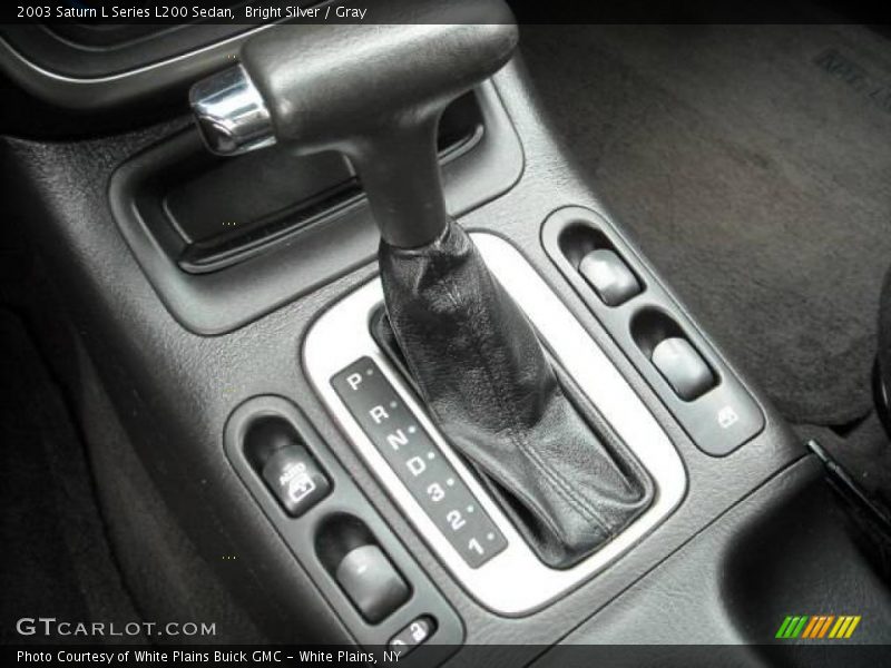 Bright Silver / Gray 2003 Saturn L Series L200 Sedan