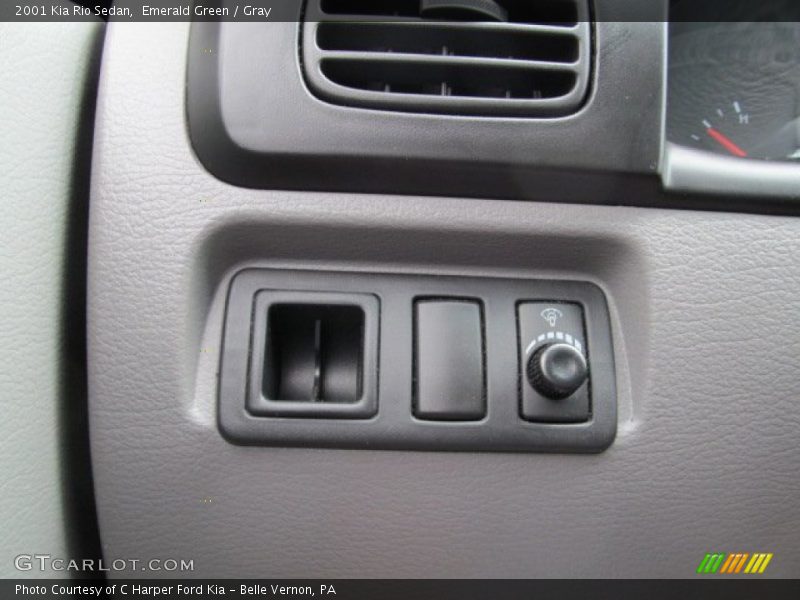 Emerald Green / Gray 2001 Kia Rio Sedan