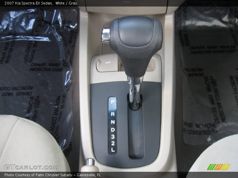 White / Gray 2007 Kia Spectra EX Sedan