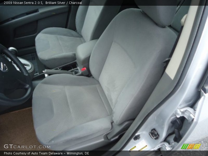 Brilliant Silver / Charcoal 2009 Nissan Sentra 2.0 S