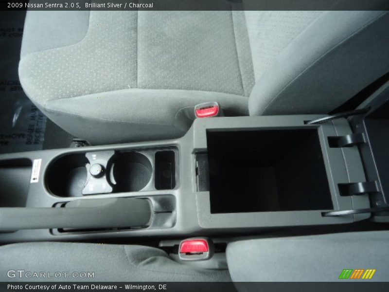 Brilliant Silver / Charcoal 2009 Nissan Sentra 2.0 S