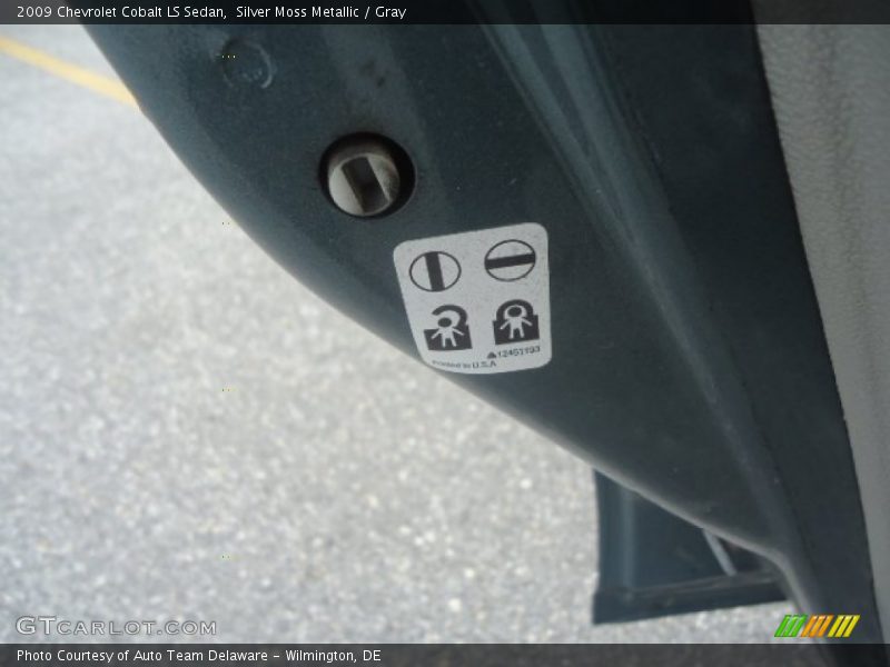 Silver Moss Metallic / Gray 2009 Chevrolet Cobalt LS Sedan