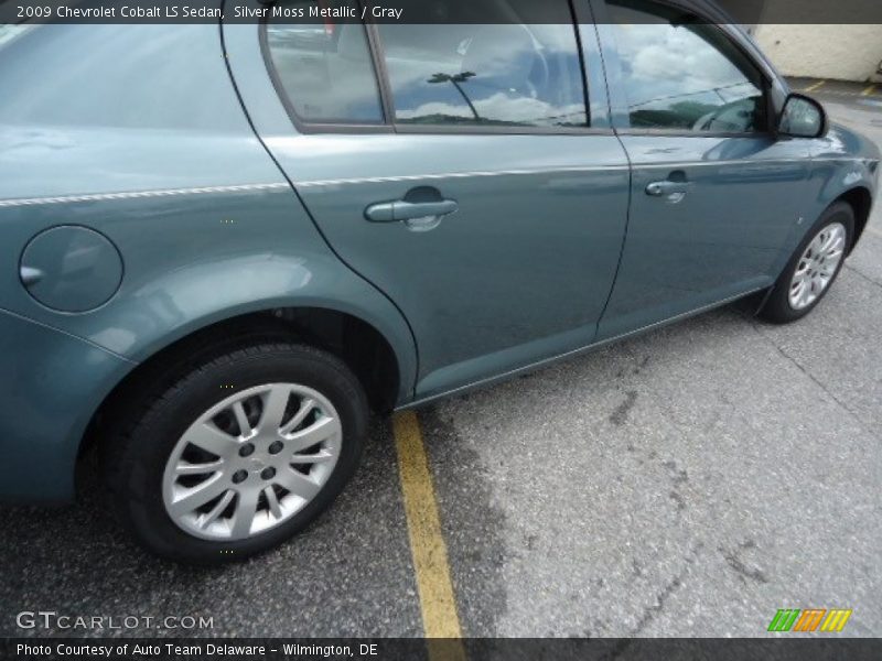 Silver Moss Metallic / Gray 2009 Chevrolet Cobalt LS Sedan