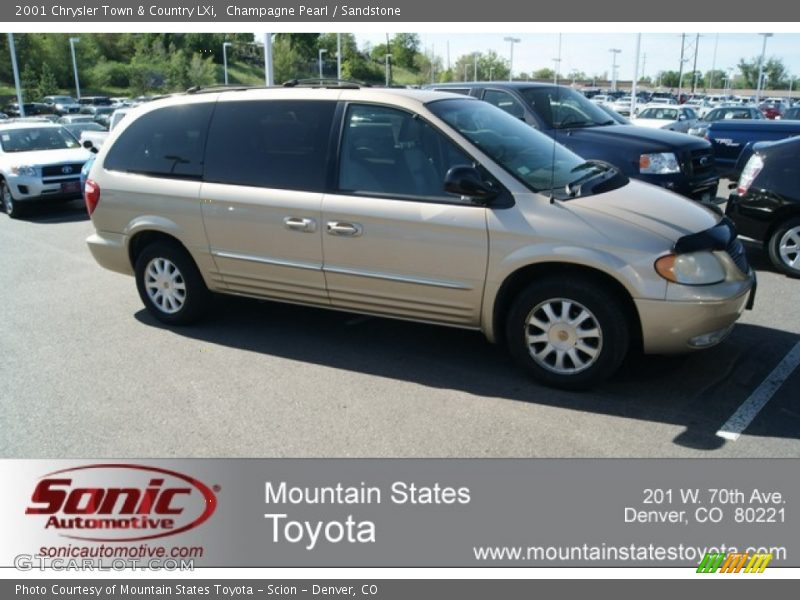 Champagne Pearl / Sandstone 2001 Chrysler Town & Country LXi