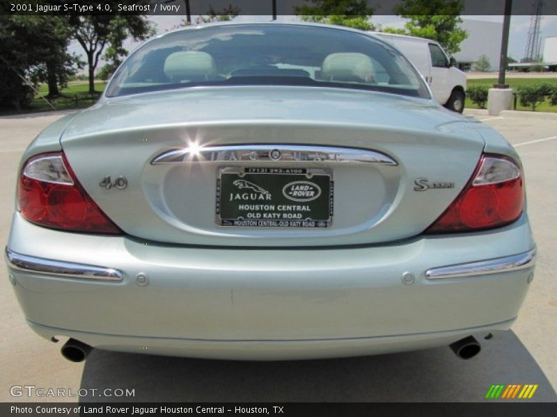 Seafrost / Ivory 2001 Jaguar S-Type 4.0