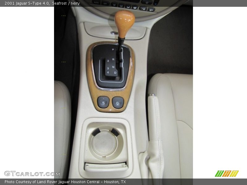 Seafrost / Ivory 2001 Jaguar S-Type 4.0