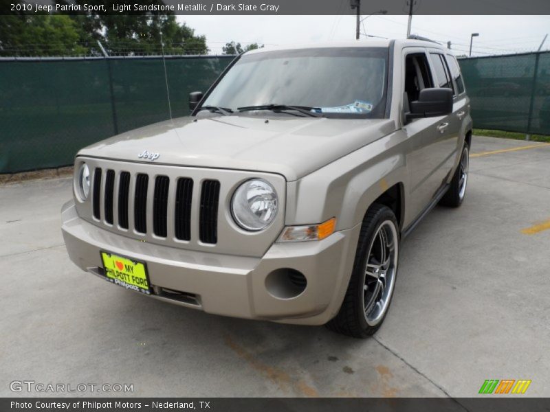 Light Sandstone Metallic / Dark Slate Gray 2010 Jeep Patriot Sport