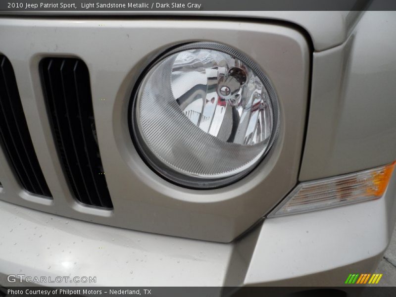 Light Sandstone Metallic / Dark Slate Gray 2010 Jeep Patriot Sport