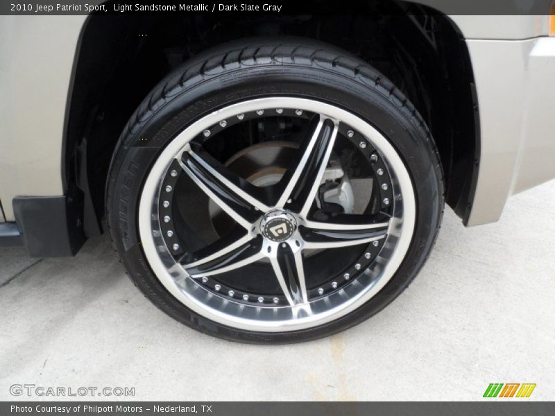 Light Sandstone Metallic / Dark Slate Gray 2010 Jeep Patriot Sport