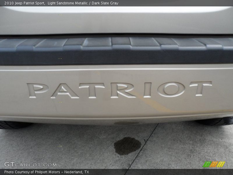 Light Sandstone Metallic / Dark Slate Gray 2010 Jeep Patriot Sport