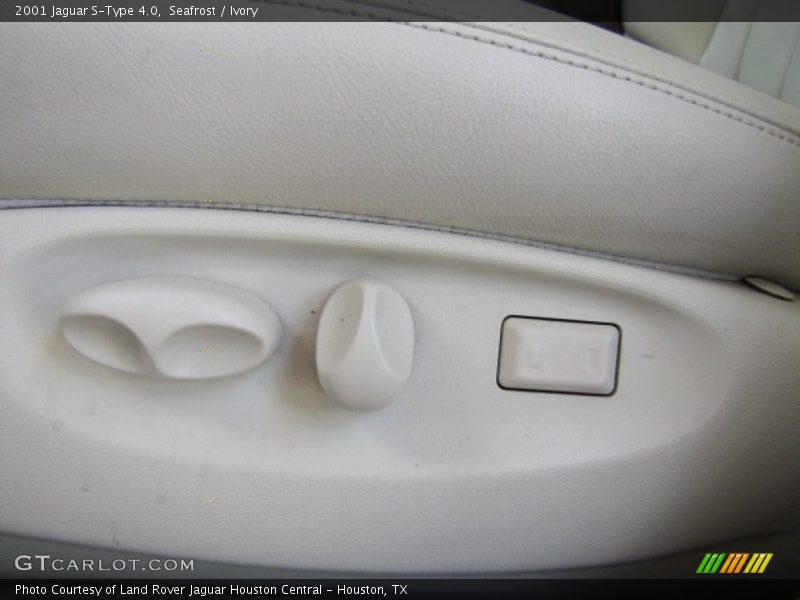 Seafrost / Ivory 2001 Jaguar S-Type 4.0