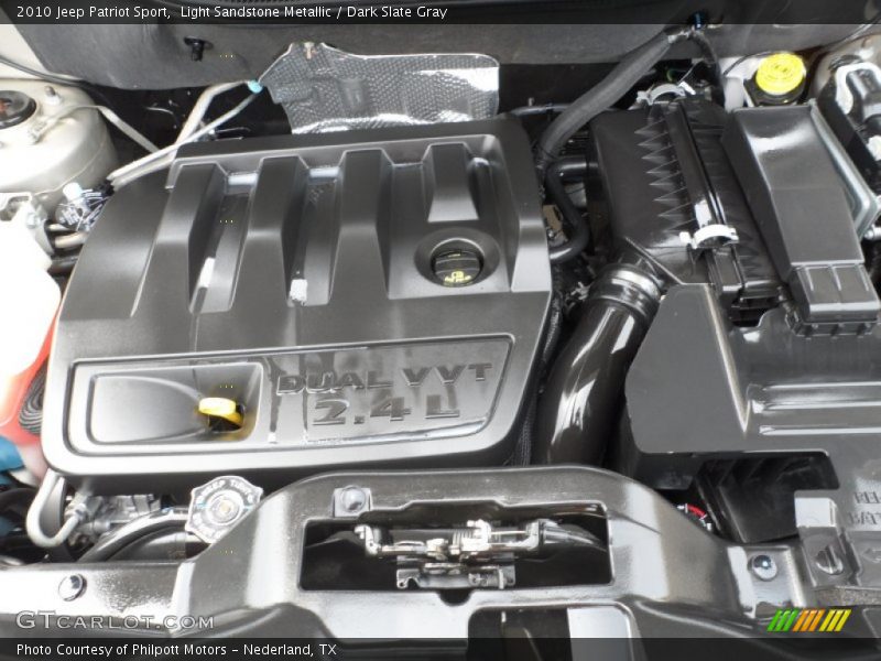 Light Sandstone Metallic / Dark Slate Gray 2010 Jeep Patriot Sport