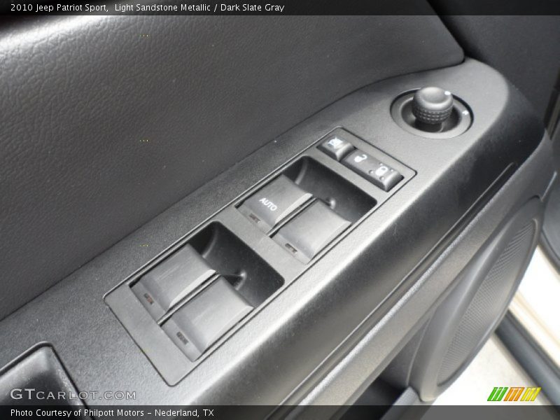 Light Sandstone Metallic / Dark Slate Gray 2010 Jeep Patriot Sport