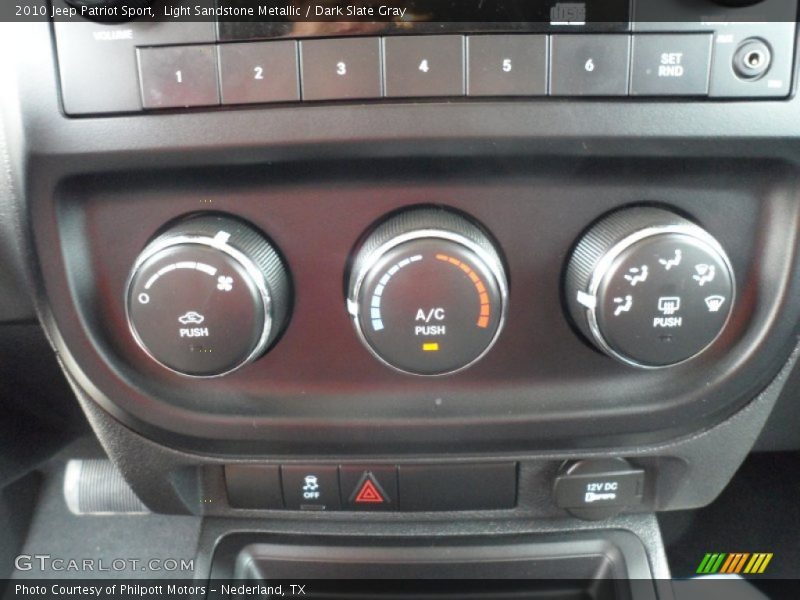 Light Sandstone Metallic / Dark Slate Gray 2010 Jeep Patriot Sport