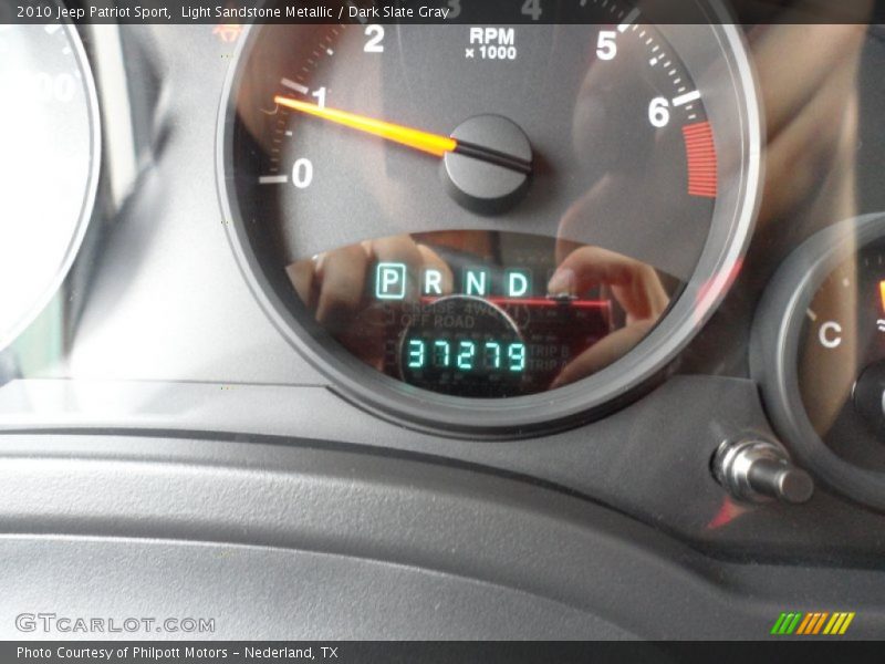 Light Sandstone Metallic / Dark Slate Gray 2010 Jeep Patriot Sport