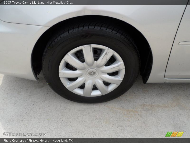 Lunar Mist Metallic / Gray 2005 Toyota Camry LE