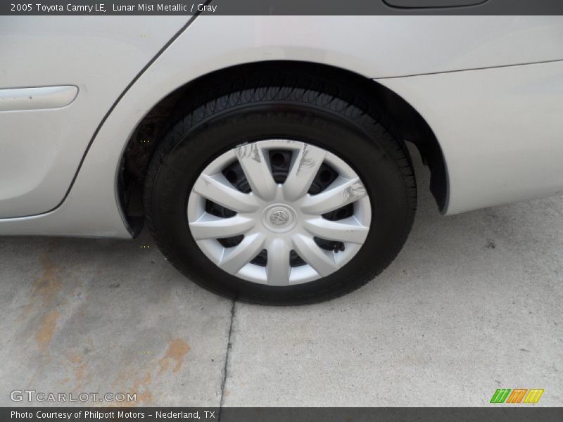 Lunar Mist Metallic / Gray 2005 Toyota Camry LE