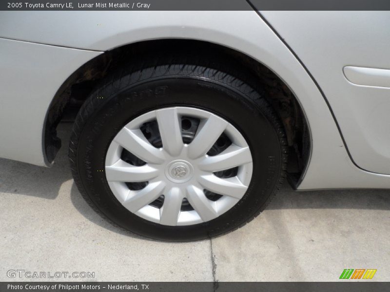Lunar Mist Metallic / Gray 2005 Toyota Camry LE