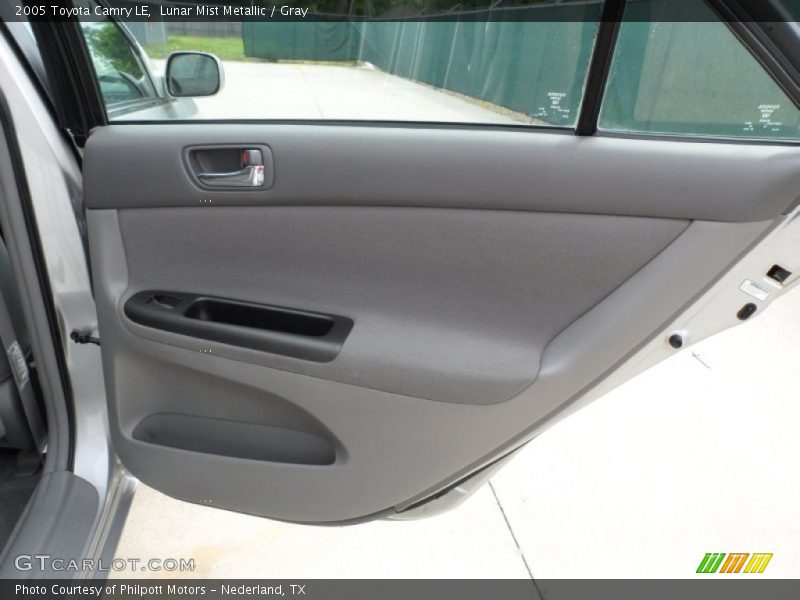 Lunar Mist Metallic / Gray 2005 Toyota Camry LE