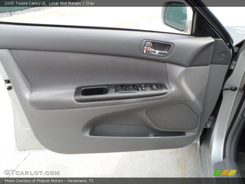 Lunar Mist Metallic / Gray 2005 Toyota Camry LE