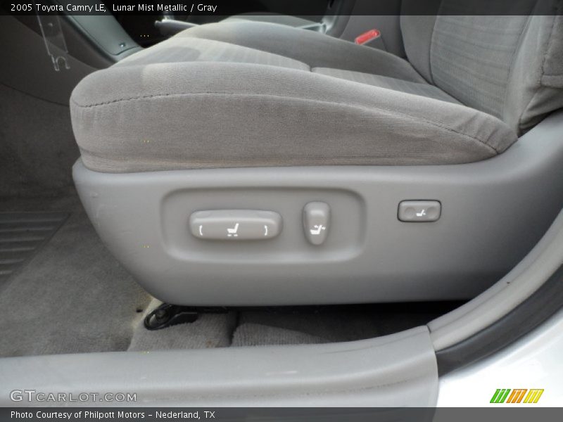 Lunar Mist Metallic / Gray 2005 Toyota Camry LE