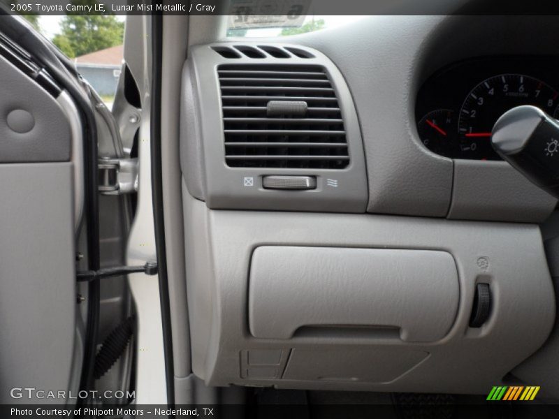 Lunar Mist Metallic / Gray 2005 Toyota Camry LE