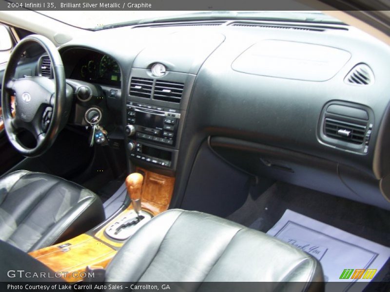Brilliant Silver Metallic / Graphite 2004 Infiniti I 35