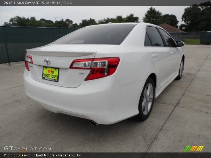 Super White / Black 2012 Toyota Camry SE