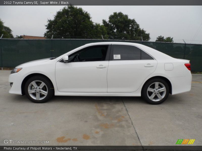 Super White / Black 2012 Toyota Camry SE