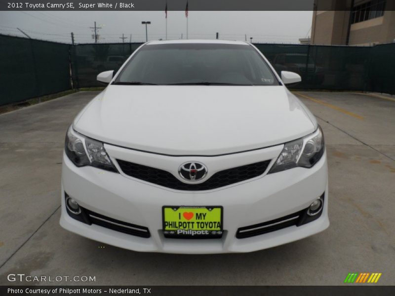 Super White / Black 2012 Toyota Camry SE
