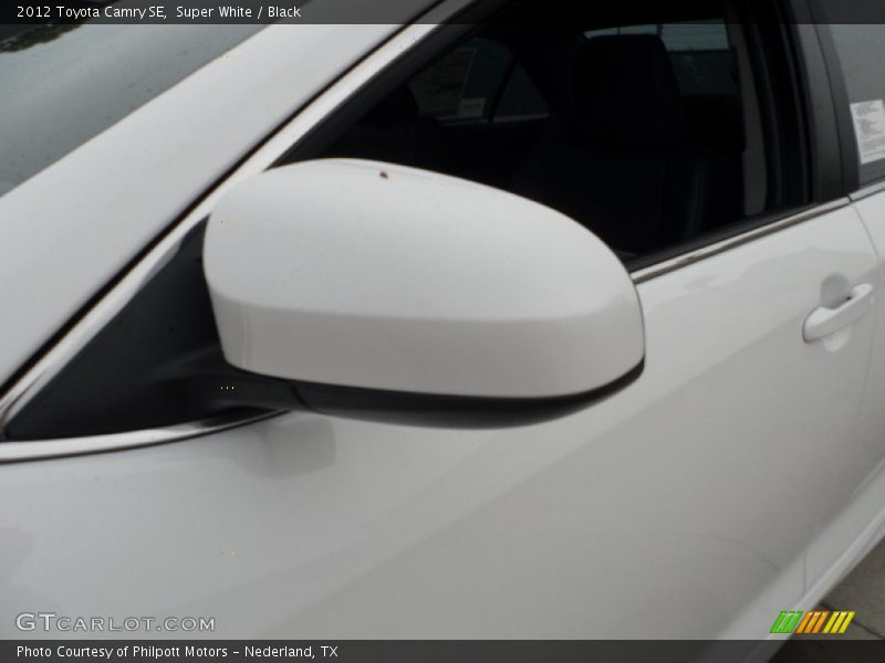 Super White / Black 2012 Toyota Camry SE