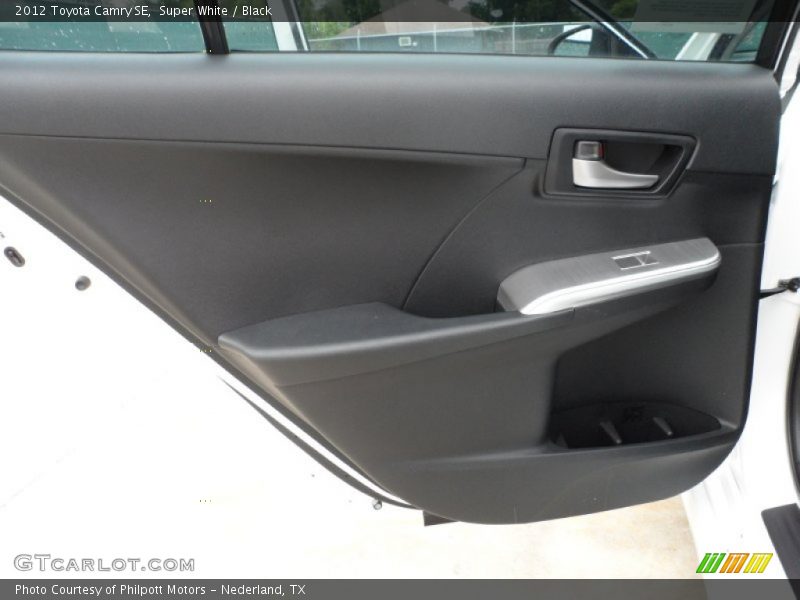 Super White / Black 2012 Toyota Camry SE