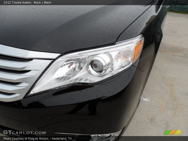 Black / Black 2012 Toyota Avalon
