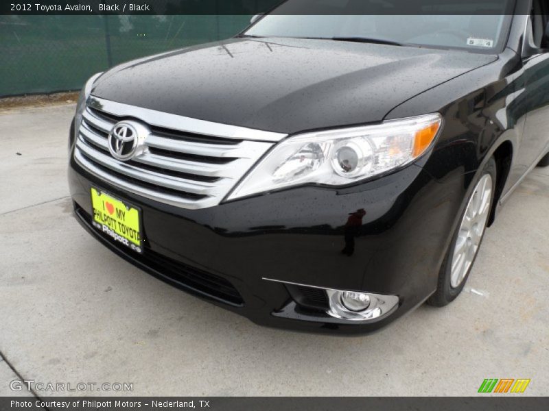 Black / Black 2012 Toyota Avalon