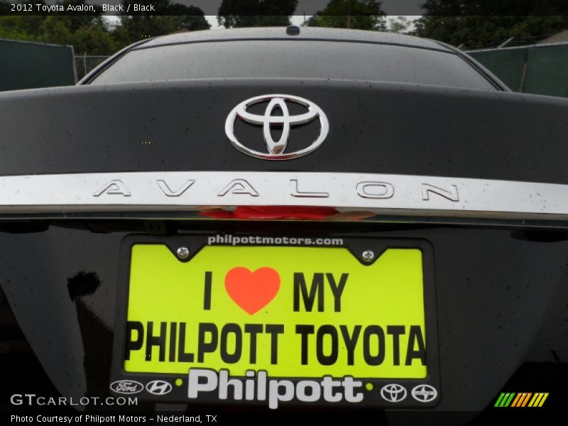 Black / Black 2012 Toyota Avalon