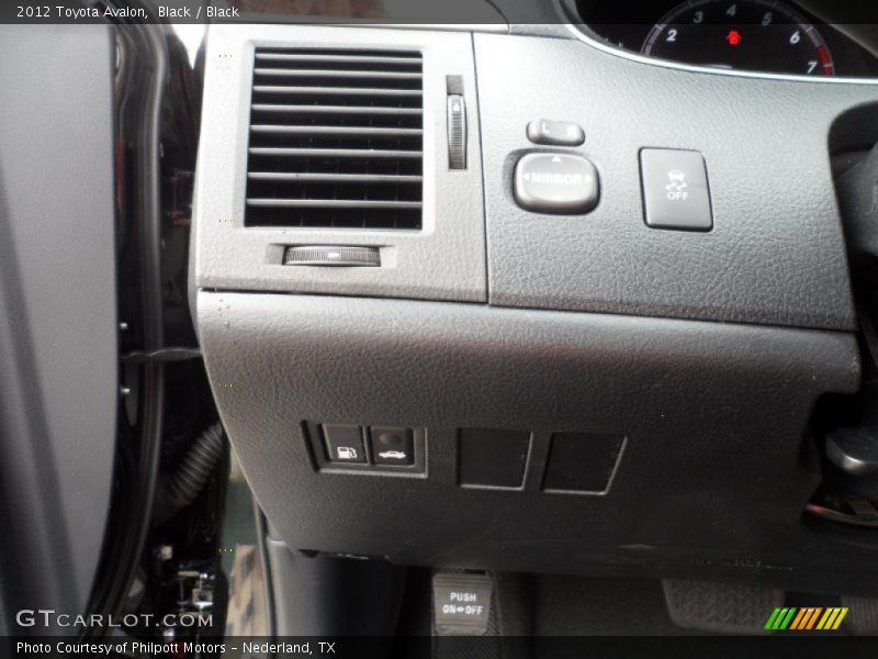 Black / Black 2012 Toyota Avalon
