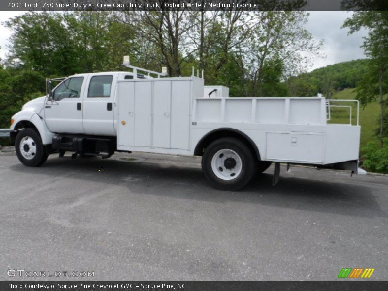  2001 F750 Super Duty XL Crew Cab Utility Truck Oxford White