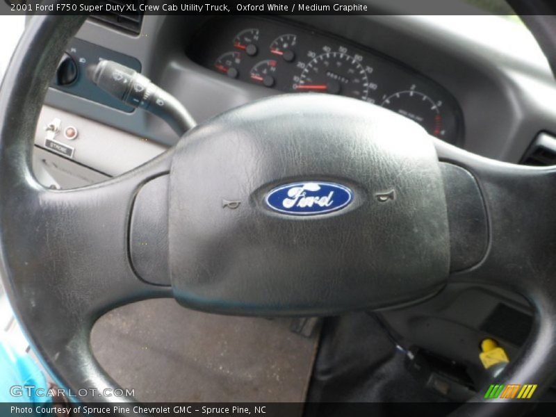 Oxford White / Medium Graphite 2001 Ford F750 Super Duty XL Crew Cab Utility Truck