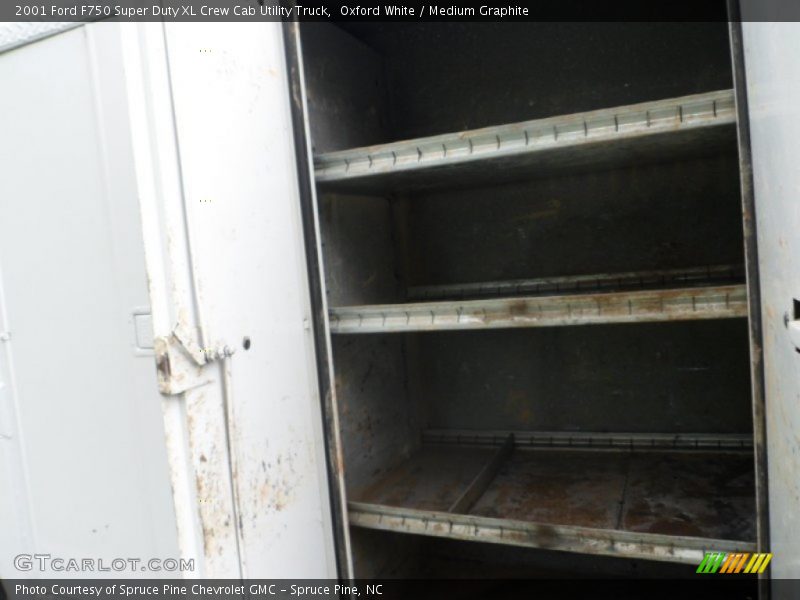 Oxford White / Medium Graphite 2001 Ford F750 Super Duty XL Crew Cab Utility Truck