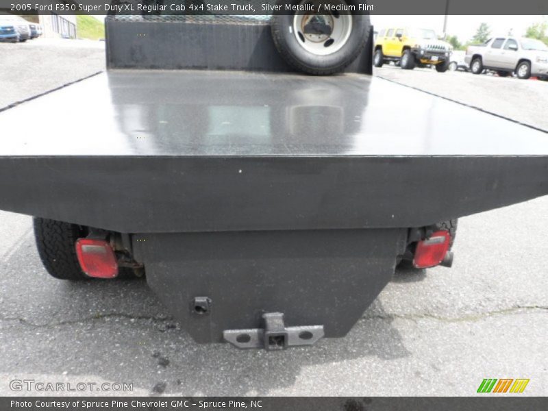 Silver Metallic / Medium Flint 2005 Ford F350 Super Duty XL Regular Cab 4x4 Stake Truck