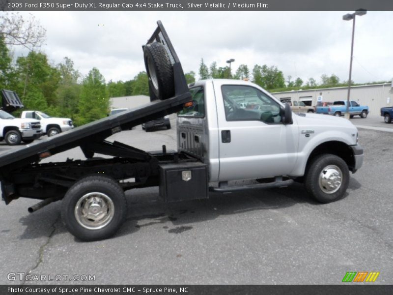 2005 F350 Super Duty XL Regular Cab 4x4 Stake Truck Silver Metallic