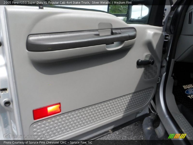 Silver Metallic / Medium Flint 2005 Ford F350 Super Duty XL Regular Cab 4x4 Stake Truck