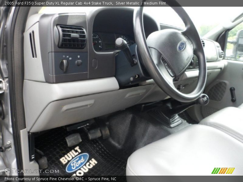  2005 F350 Super Duty XL Regular Cab 4x4 Stake Truck Medium Flint Interior