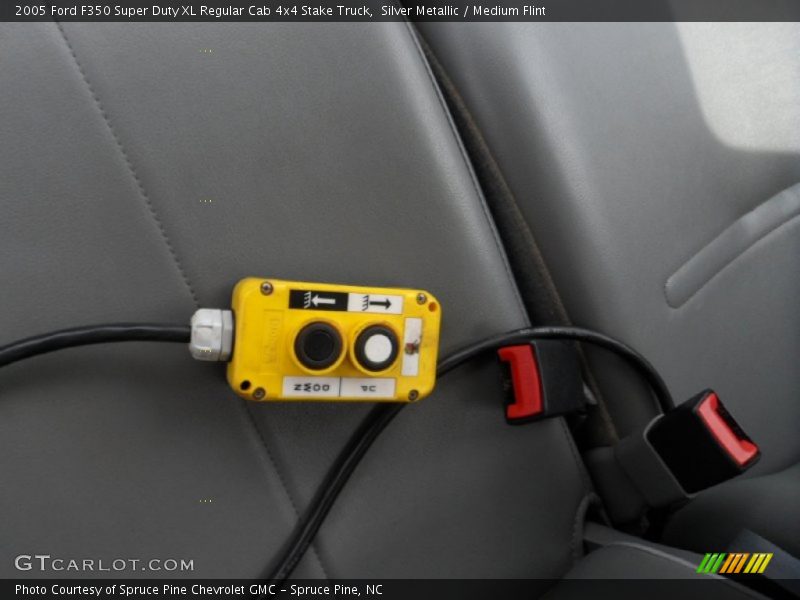 Silver Metallic / Medium Flint 2005 Ford F350 Super Duty XL Regular Cab 4x4 Stake Truck