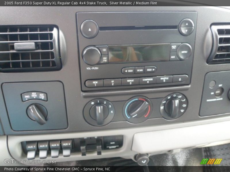 Controls of 2005 F350 Super Duty XL Regular Cab 4x4 Stake Truck