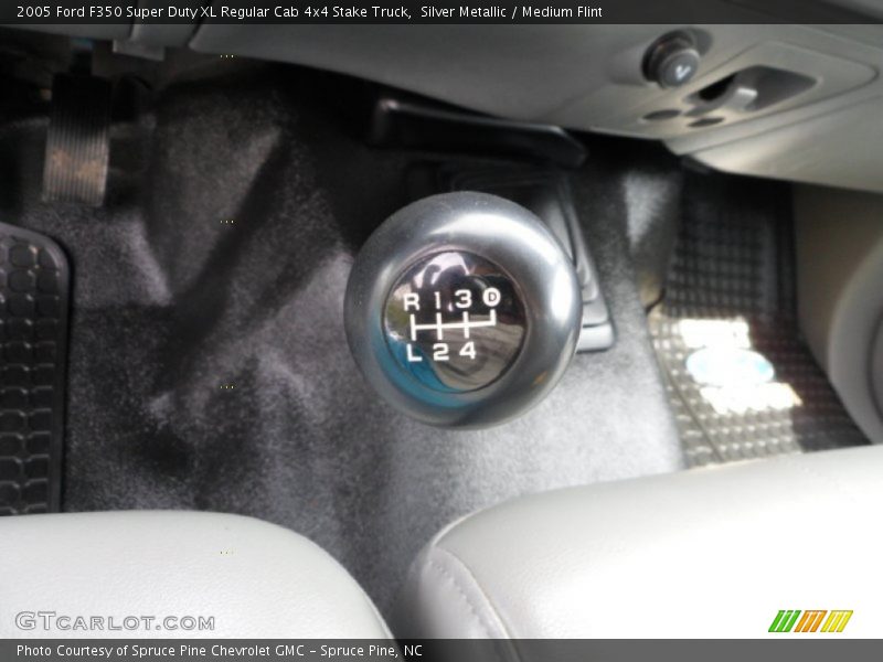  2005 F350 Super Duty XL Regular Cab 4x4 Stake Truck 6 Speed Manual Shifter