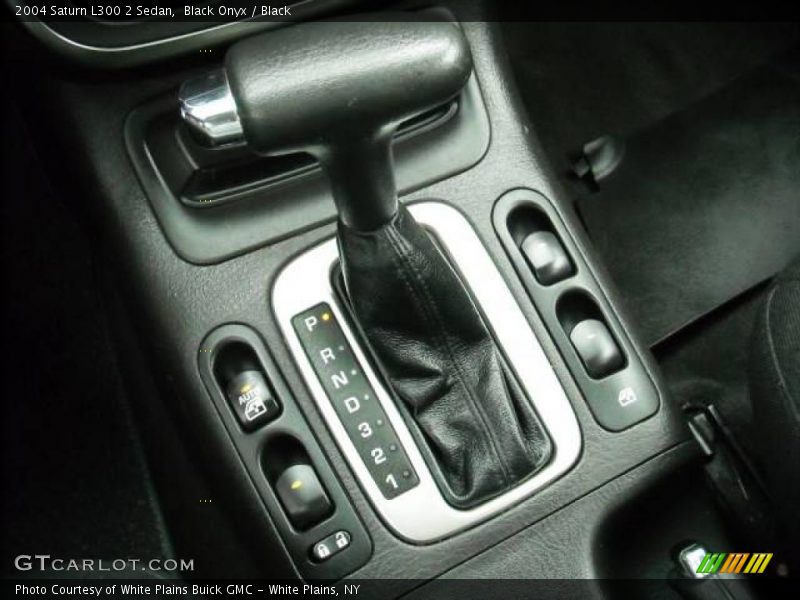 Black Onyx / Black 2004 Saturn L300 2 Sedan